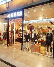 GUESS imagen 2