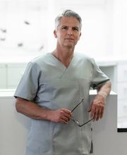 Dr. med. dent. Mark L. Grohmann m.sc. Zahnarzt Bild 3