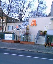 Aussenansicht der Westend Apotheke
