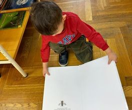 Kleine hauseigene Kinder-Bibliothek.