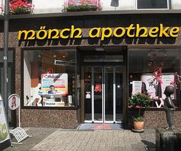 Aussenansicht der Mönch Apotheke
