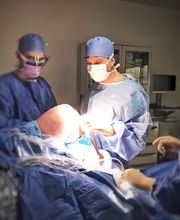 Dr. Med. Matteo Izzo - Specialista in Chirurgia del Ginocchio e Ortopedica Bild 2