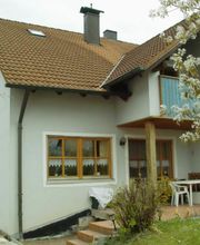 Referenzobjekt Die Doppelhaushälft in Maxhütte-Haidhof wurde erfolgreich durch das Team der Fa. Kompass Immobilien Ratisbona veräußert.