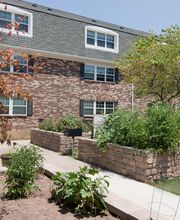 Burnett Manor image 8