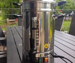 Kaffeemaschine von Hogastra
Von 15 - 50 Tassen möglich