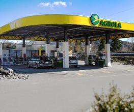 AGROLA Tankstelle mit TopShop in Turbenthal, Winterthur; grosses Carport