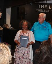 RE/MAX SUMMIT image 17