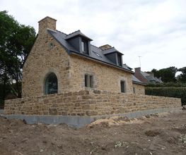 Salaun Batiment image 1