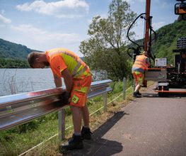 Neumontage von Schutzplanken durch Volkmann & Rossbach