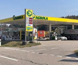 AGROLA Tankstelle in Hindelbank mit TopShop; überdachte Tankstelle