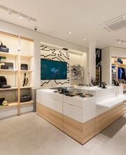 Lacoste Valence image 2