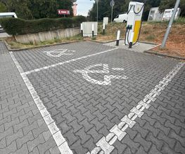 Shell Recharge Charging Station Bild 3