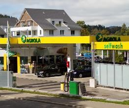 AGROLA Tankstelle und TopShop in Bauma mit selfwah Autowschanlage
