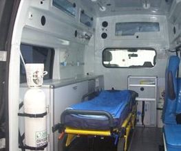 AMBULANCE PAU image 4