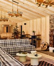 Bluebird Cady Hill Lodge image 2