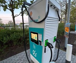 Shell Recharge Charging Station Bild 1
