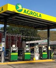 AGROLA Tankstelle in Melchnau; überdacht; freistehend mit drei Tanksäulen und Zahlterminal; bei Landi 