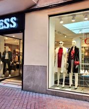GUESS imagen 1