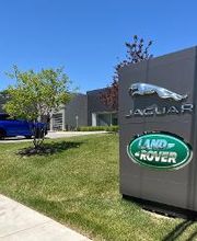 Land Rover Novi Driveway entrance