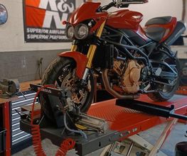 Moto Racer image 1