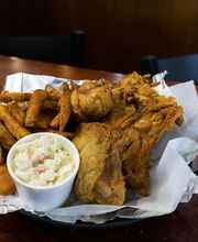 Boss' Pizzeria and Sports Bar Okoboji image 9