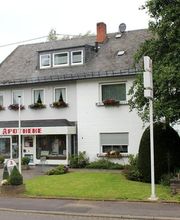 Aussenansicht der Rochus-Apotheke