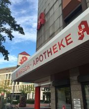 Aussenansicht der Hirsch-Apotheke am Hauptbahnhof