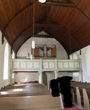 Kirche Sommersdorf Maler nach Sanierung.jpg