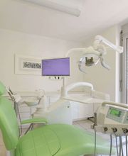 Studio dentistico dr. med. Airoldi Giulio Bild 5