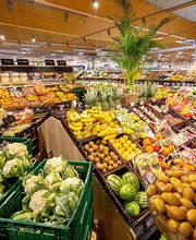 Wir bieten Ihnen täglich frisches Obst und Gemüse aus der Region. Kosten Sie exotische Obst- und Gemüsesorten aus Asien, Südafrika und Südamerika und erntefrische Produkte aus der Region.