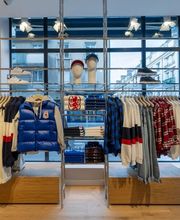 Tommy Hilfiger image 7