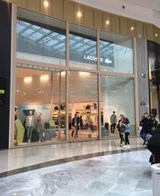 Boutique Lacoste Noyelles Godault - Vitrine