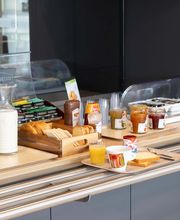 B&B HOTEL Pau Lescar image 4