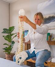 PHOTO-ich mit ws sitzend.jpg