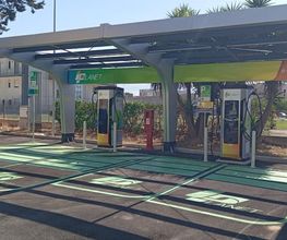 IPLANET Ricarica in sicurezza in modalità ultra fast per tutti i veicoli elettrici.