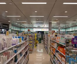 interieur-de-la-pharmacie-sun-store-lutry