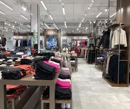 GUESS immagine 9