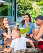 "Beach" Bar & Lounge am Ufer des Plauer Sees im BEECH Resort Plauer See