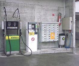 AGROLA Tankstelle in Oberbalm - eine Tanksäule und Zahlterminal
