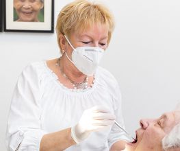 Dr. Ingrid Au Zahnarzt Bild 1