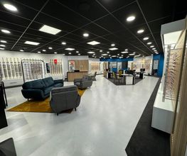 Optic 2000 image 3