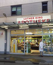 Aussenansicht der Luther King Apotheke