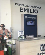 comercial-agricola-emilio-atención-publico-02.jpg