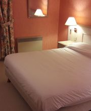 Auberge Bourbonnaise Les Delices De Julie et Marie image 1