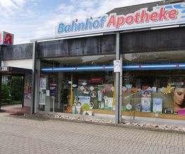 Aussenansicht der Bahnhof-Apotheke