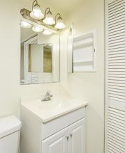 Whiteland West Apartments image 9