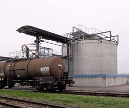 Lagertank für Wasserstoffperoxid am Standort Gablingen incl. Tankterminal für Lieferungen im Bahnkesselwagen und Tankzug