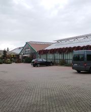 Unser Gartencenter. Parkplätze direkt vorm Haus
