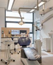 Behandelkamer tandartspraktijk Dental Clinics Hedel