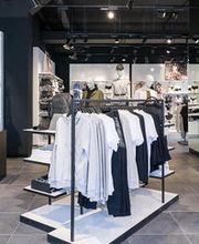 Calvin Klein Outlet immagine 3